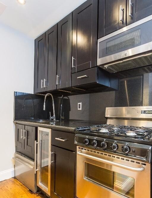 Foto del edificio - 437 W 53rd St