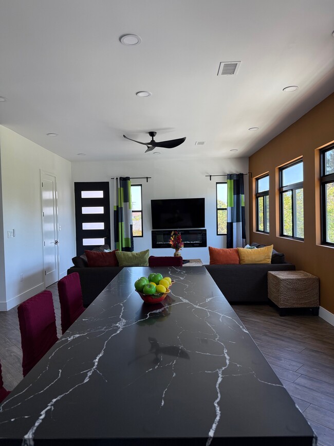 Building Photo - 3273 Hedwig Rd