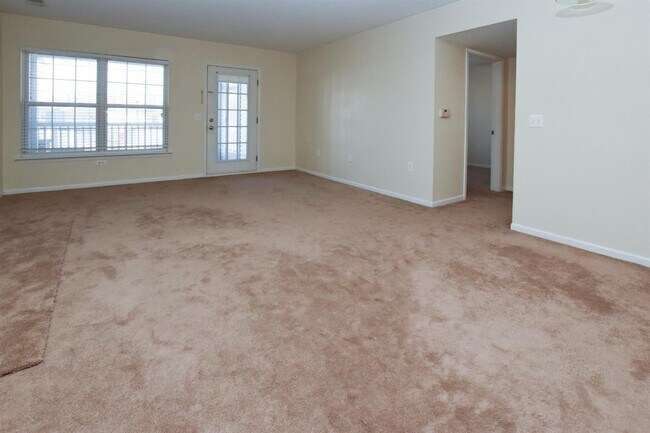 Building Photo - 2790 S Knightsbridge Cir