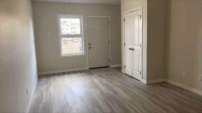 Building Photo - 4701 49 Ave