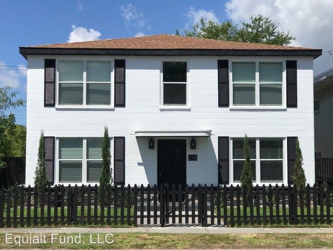 Building Photo - 214 Columbia Dr