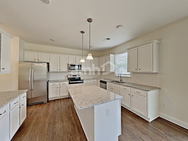 Foto del edificio - 363 Macroom Ct