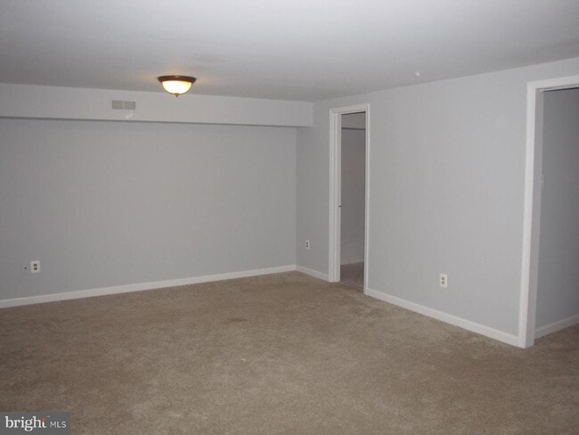 Building Photo - 10032 Beacon Pond Ln