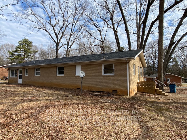 Photo - 3810 Vanderburg Dr House