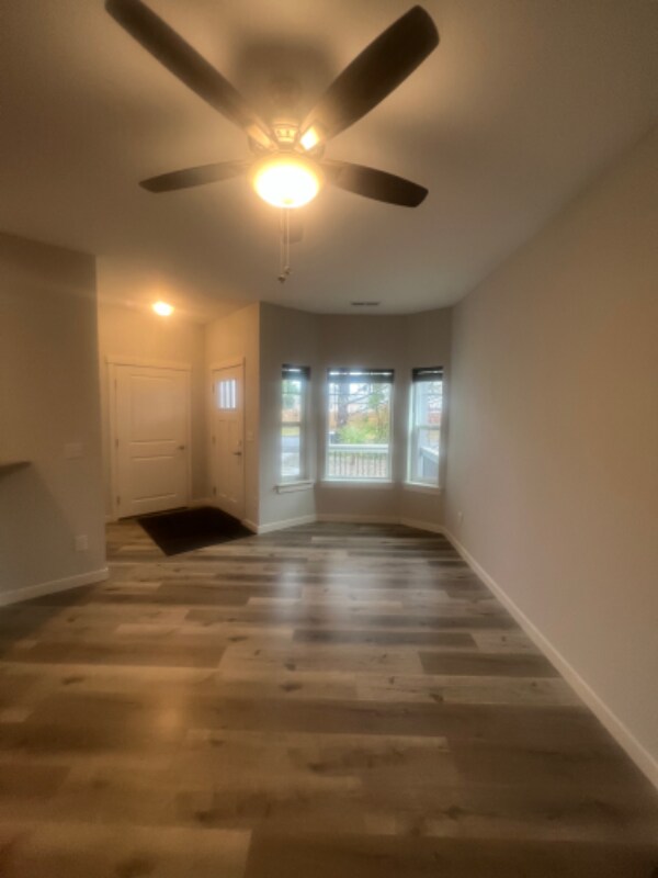 Foto del edificio - 513 Sunset Ave NE