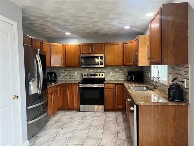 Building Photo - 70 Fieldside Dr