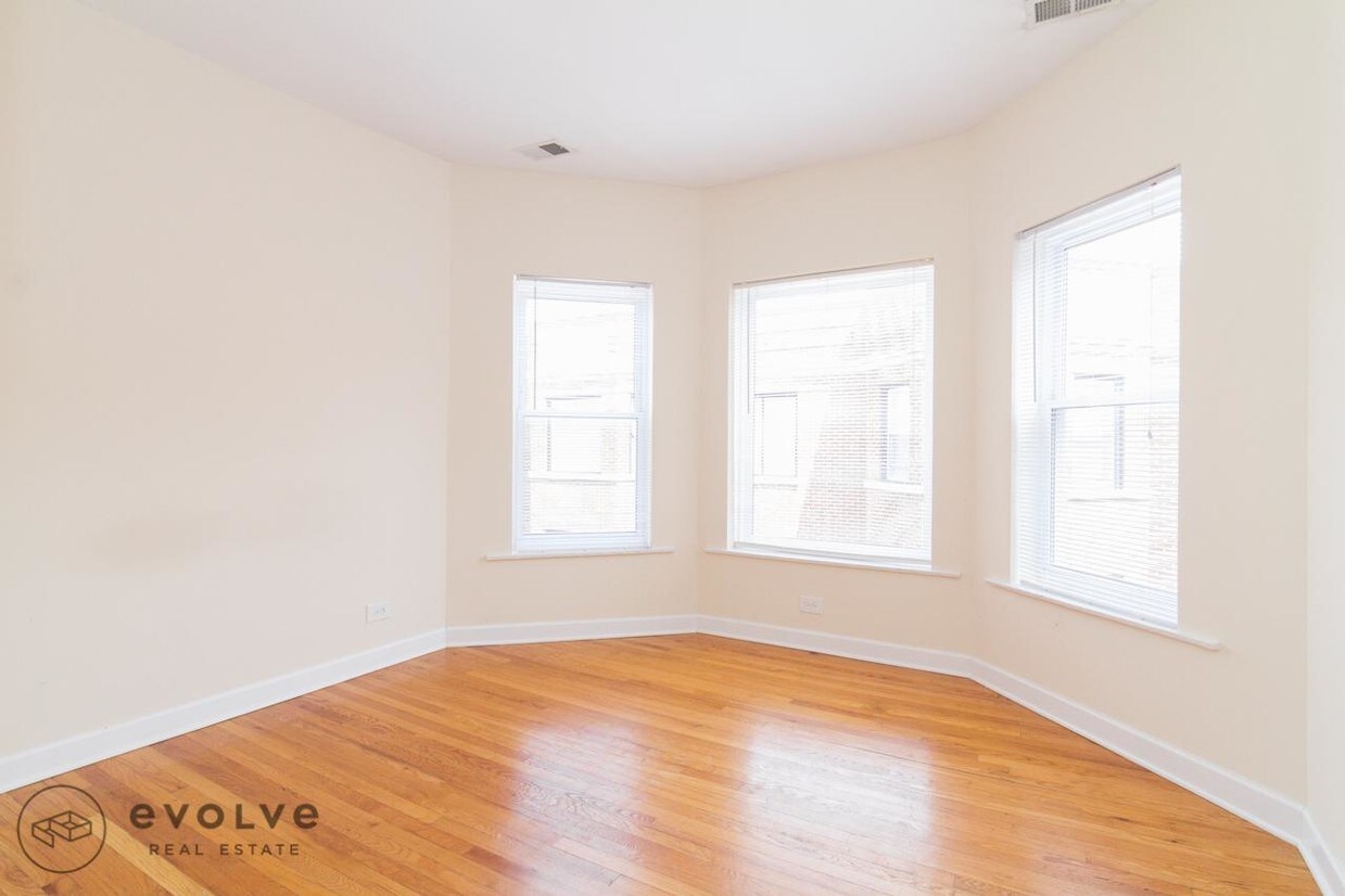Foto principal - 851 W Cornelia Ave
