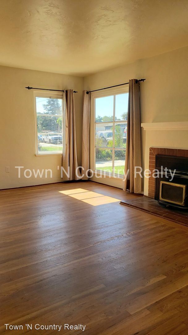 Foto del edificio - 3 br, 1.5 bath House - 317 Lorimer St.