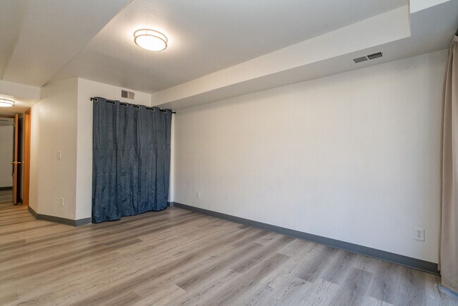 Building Photo - 8763 W Cornell Ave