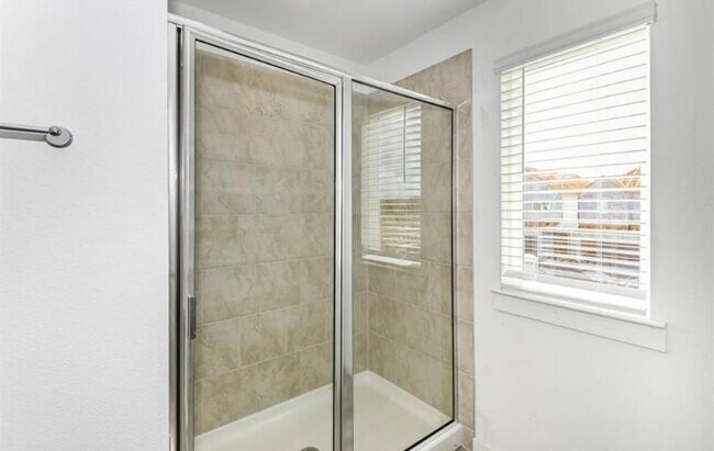 Building Photo - 2924 Crown Gate Dr