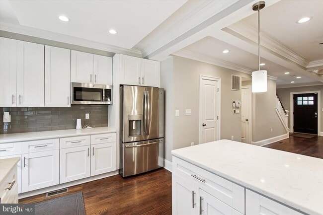 Building Photo - 1423 Montello Ave NE