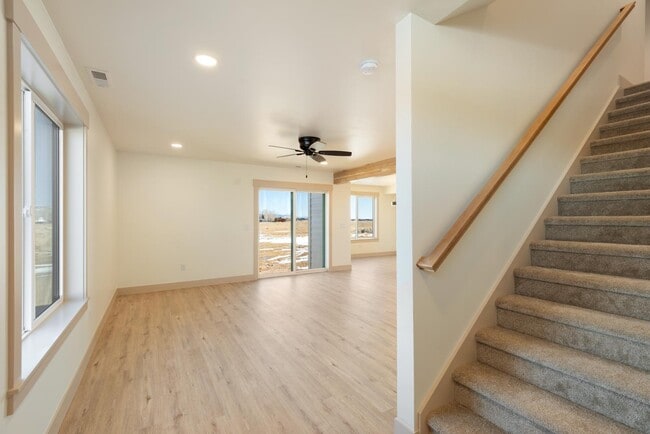 Building Photo - 405 Par Ave