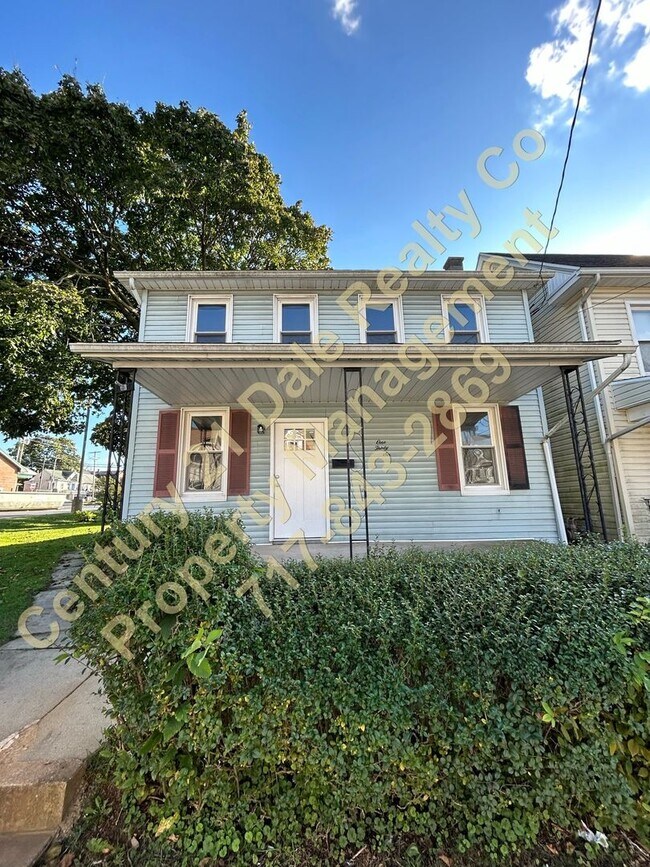 Building Photo - Beautifully Renovated Three Bedroom Home i...