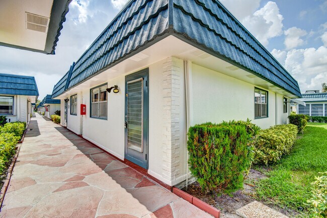 Building Photo - 42 Waterford Way