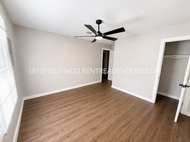 Foto del edificio - 3733 Columbine Dr