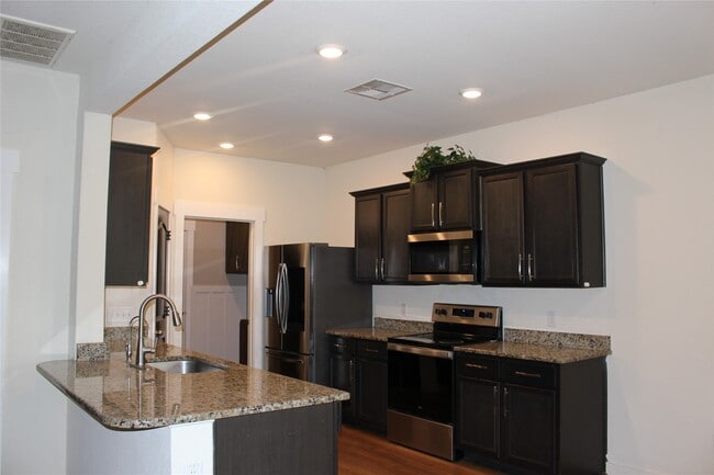 Foto del edificio - 7719 Vacek Meadows Loop