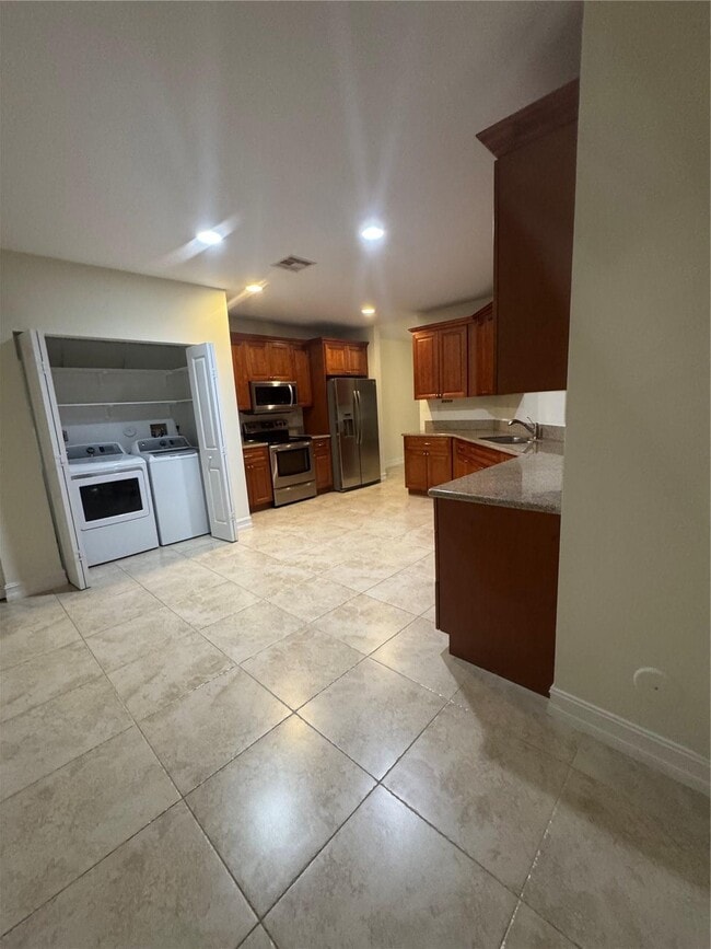 Foto del edificio - 4425 Hidden Harbour Ave