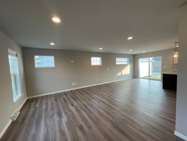 Building Photo - 718 Sugar Maple Ln