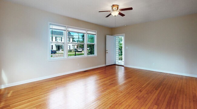 Foto del edificio - 1276-1276 Belmont Terrace