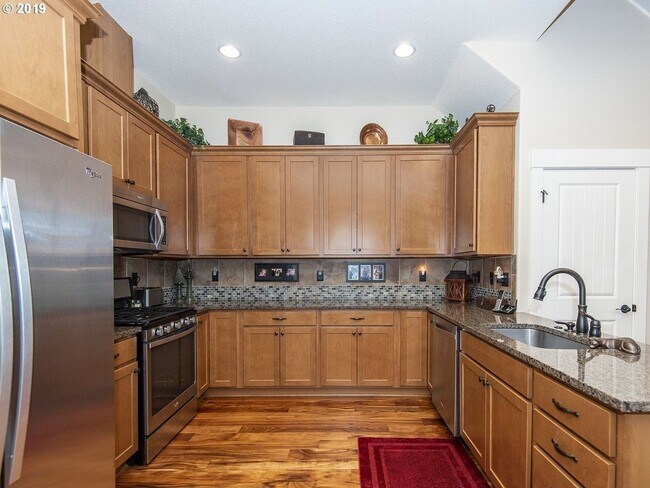 Building Photo - 3 bedroom Wilsonville Home -