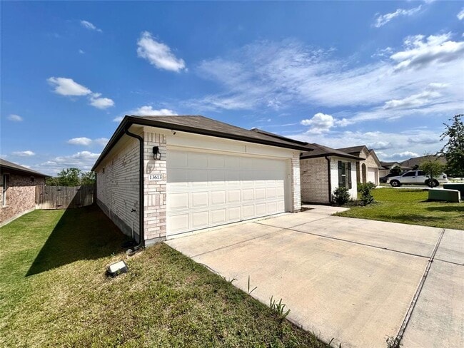 Building Photo - 13613 Rebecca Latimer Rd