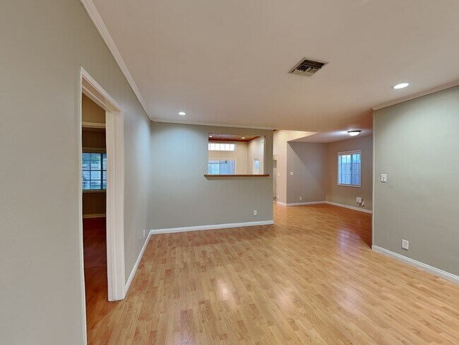 Building Photo - 6839 Melvin Ave
