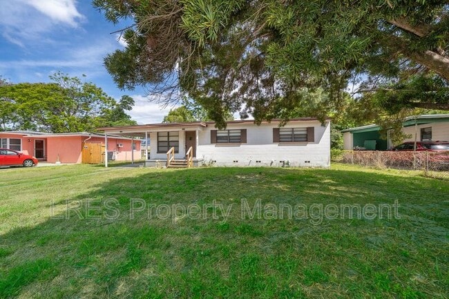 Foto del edificio - 5601 Andora St