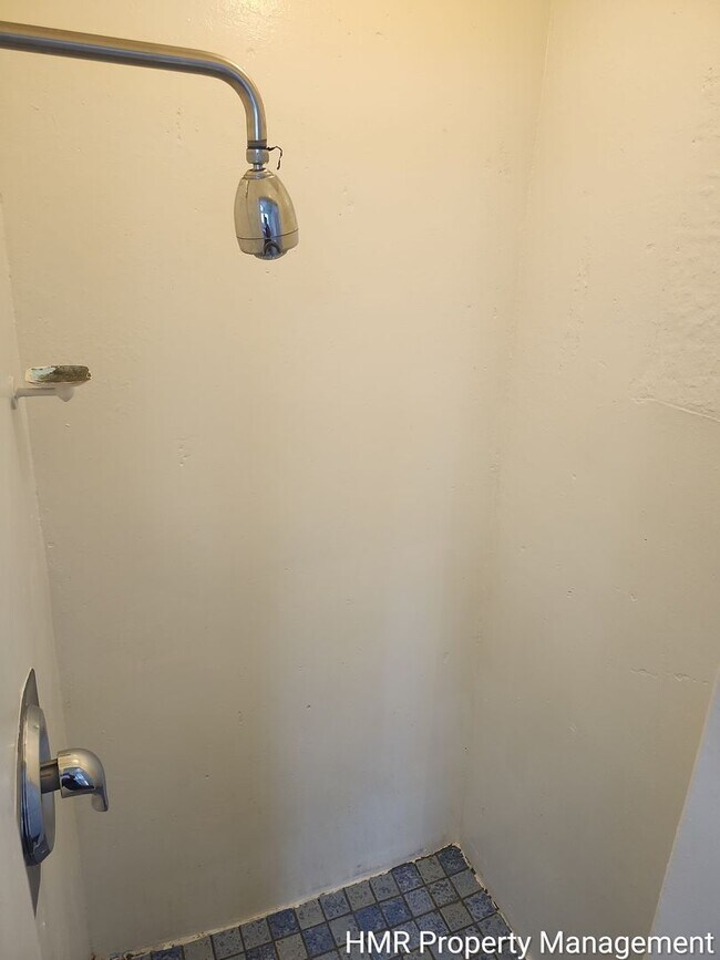 Foto del edificio - S - Ontario- E St/ Plum St.