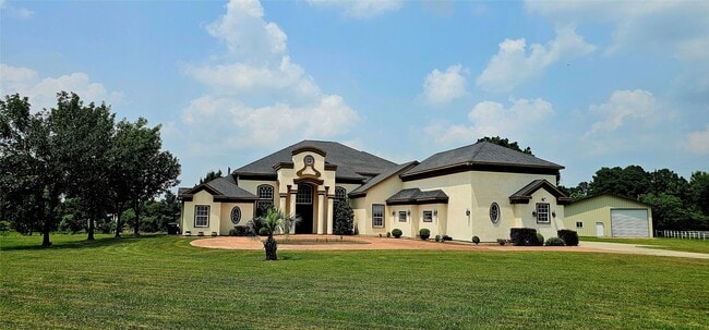 Building Photo - 943 High Meadow Ranch Dr