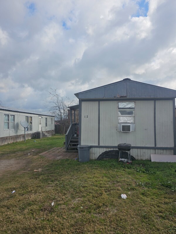 Foto del edificio - 1801 S Business 45