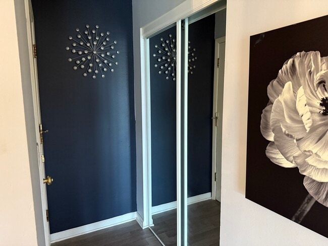 Foto del edificio - 5725 Holmes Ave