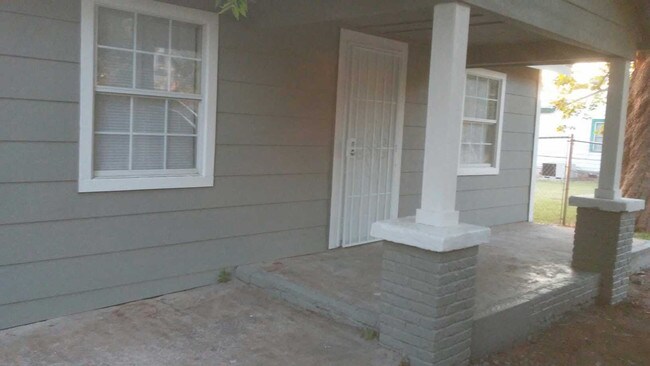 Foto del edificio - 1610 N Lewis Pl