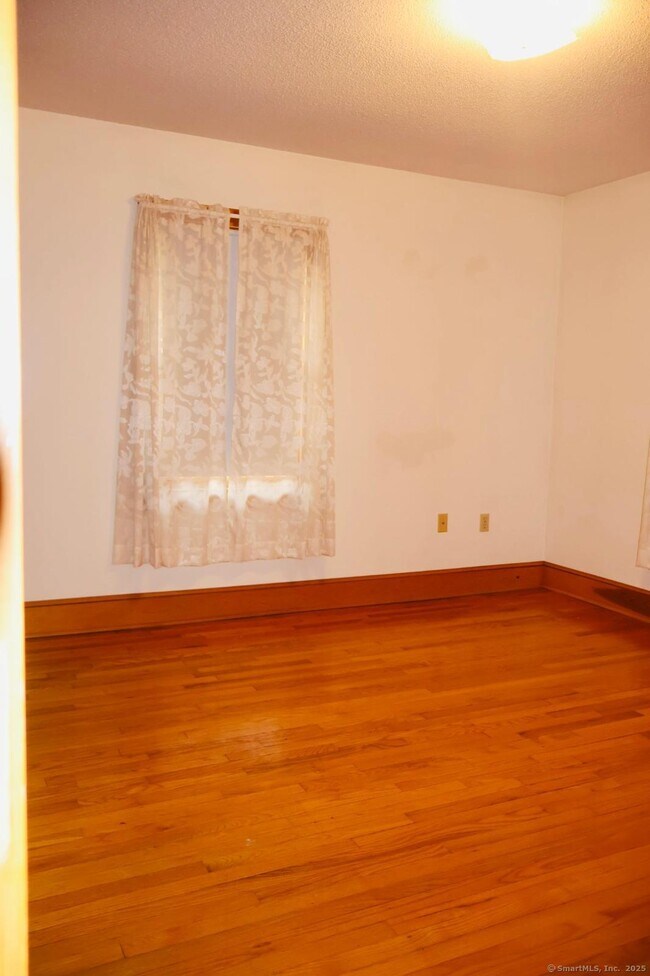 Building Photo - 1129 N Colony Rd
