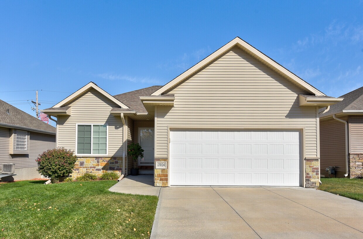 Front elevation - 17024 Cypress St (Omaha, NE)