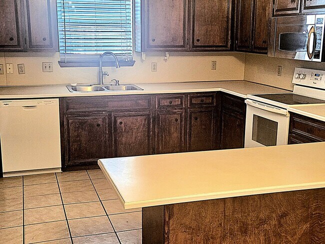 Foto del edificio - 3209 W Wadley Ave