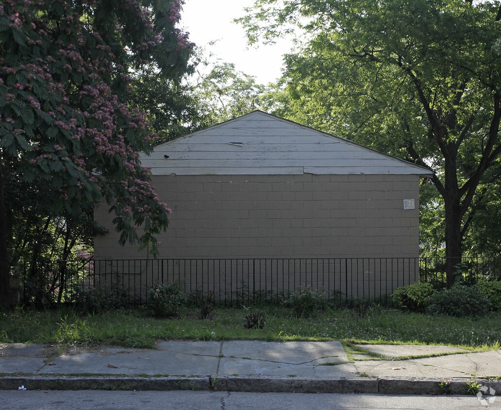 Building Photo - 574 Cooper St