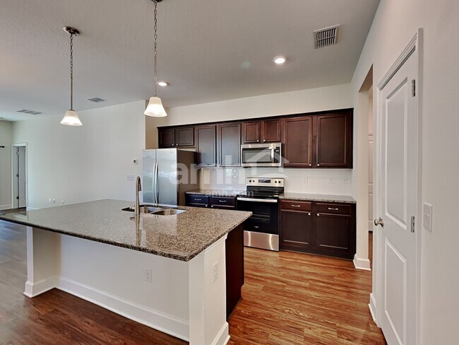 Building Photo - 916 Walden Pond Drive