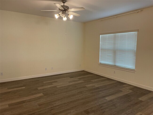 Building Photo - 3704 Main Aspen Dr
