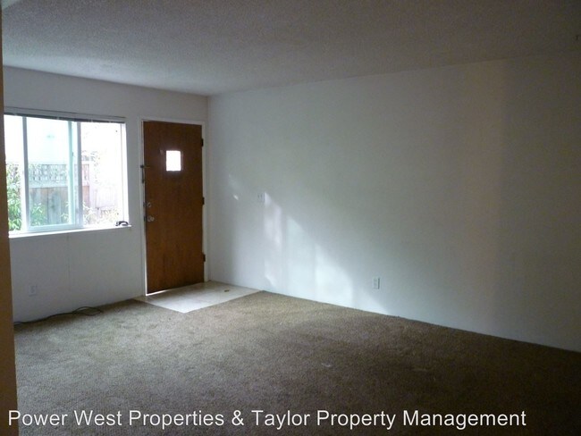 Building Photo - 530 Windham St