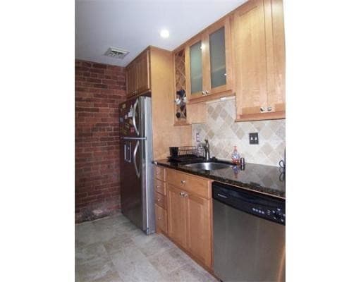 Building Photo - 87 Gainsborough St