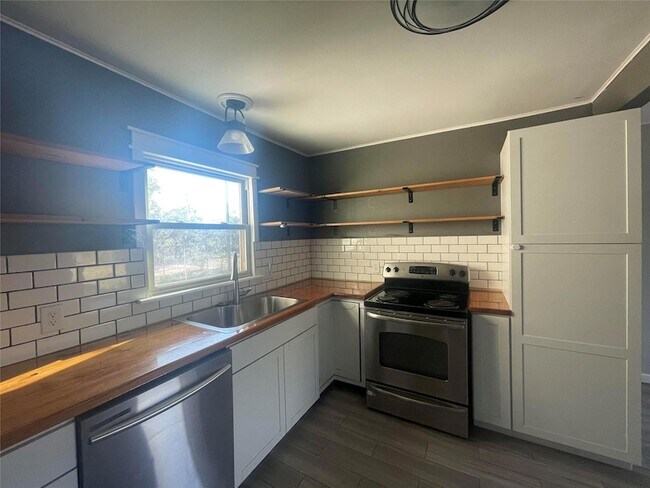 Foto del edificio - 625 Co Rd 151