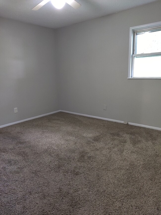 Building Photo - 3030 Crawford Ave