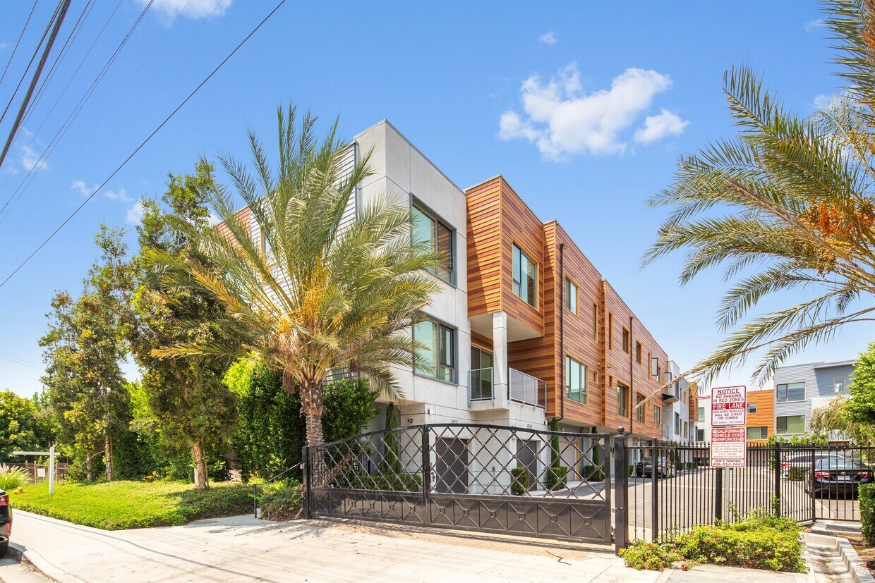 139 W Live Oak Ave, Arcadia, CA 91007 Townhome Rentals in Arcadia CA