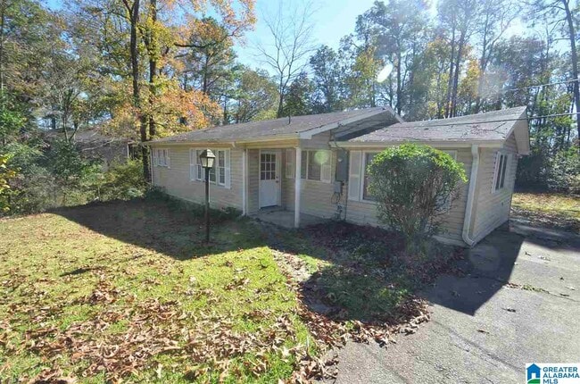 Building Photo - 1901 Buttercup Dr
