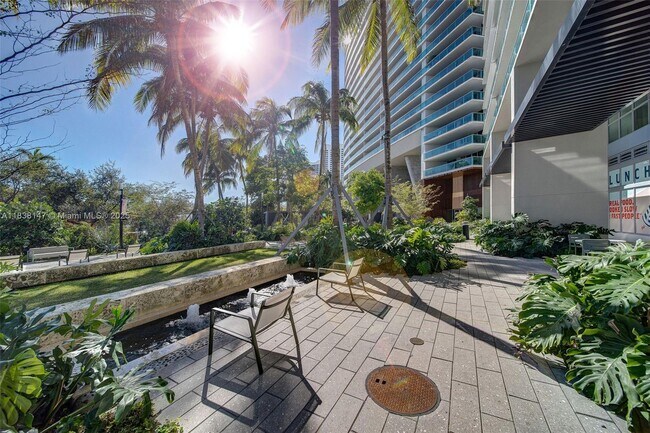 Foto del edificio - 1500 Bay Rd