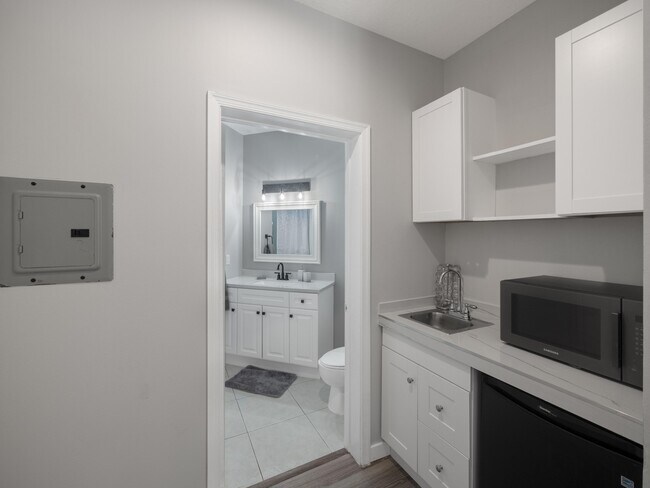 Foto del edificio - 8337 Mulligan Cir