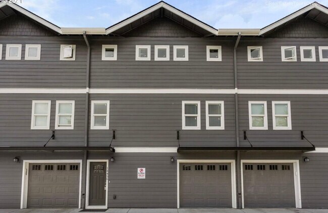 Building Photo - 14450 NE Glisan St