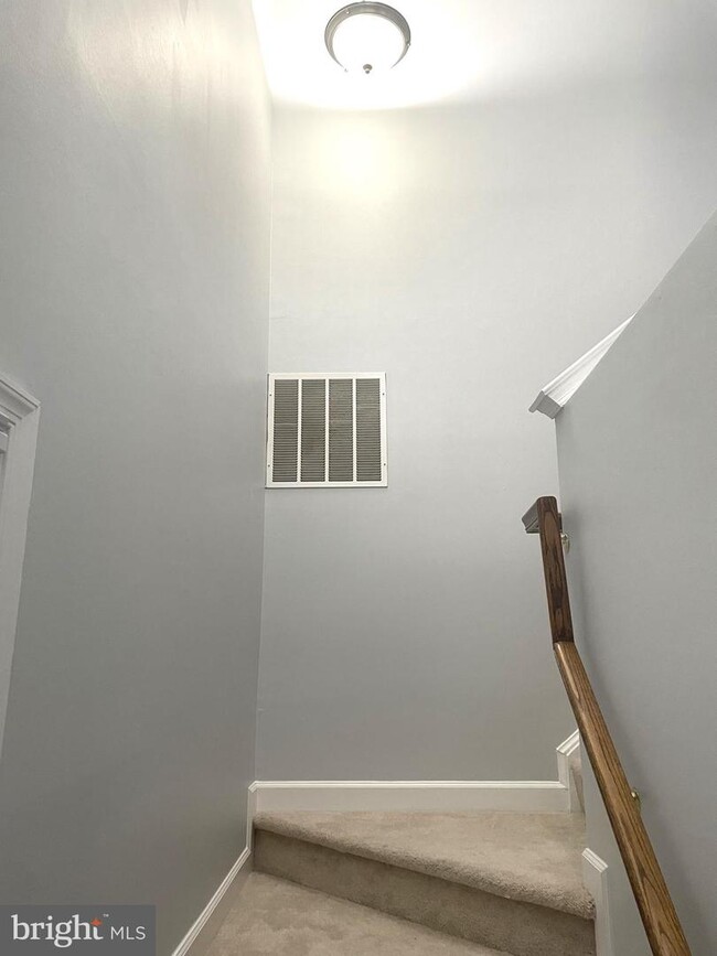 Building Photo - 5546 Lanier Ave