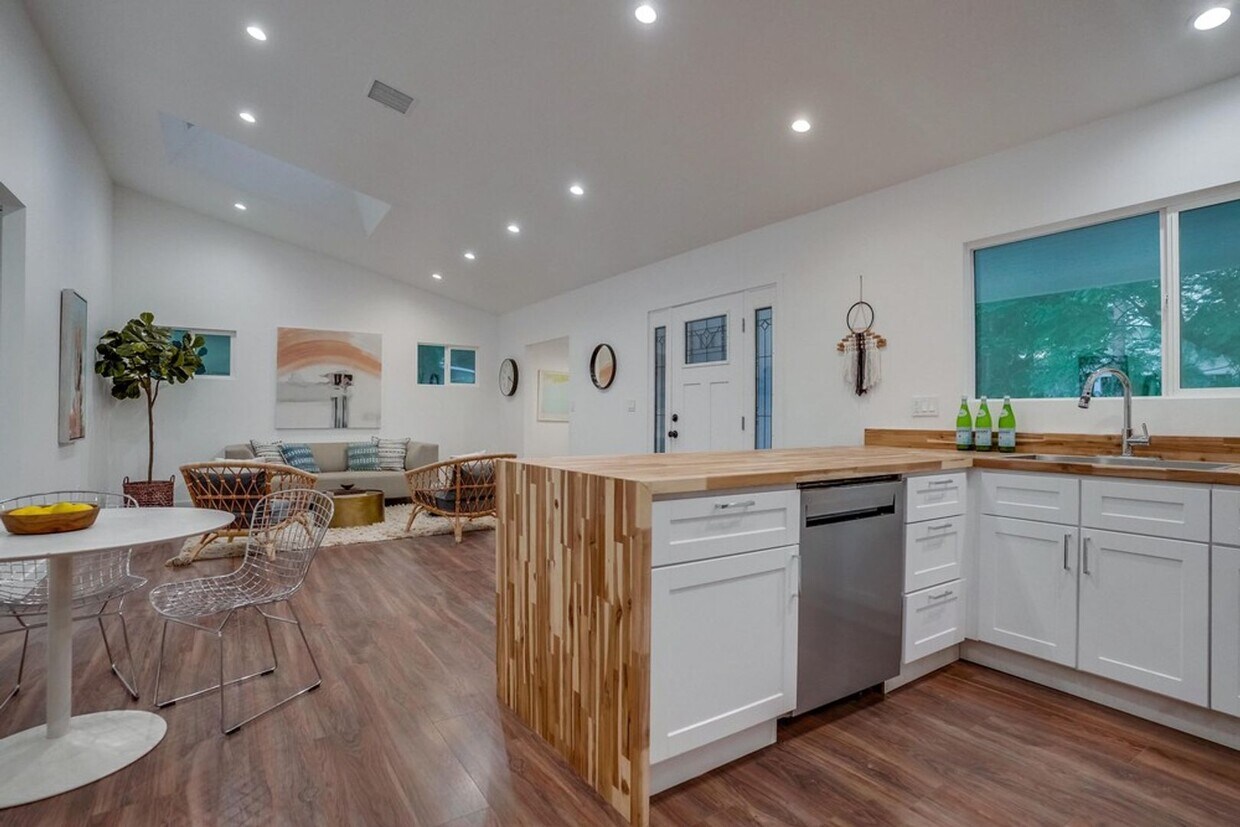 Foto principal - 5135 N Eagle Rock Blvd