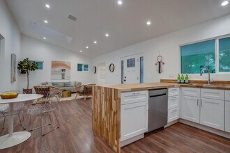 Building Photo - 5135 N Eagle Rock Blvd